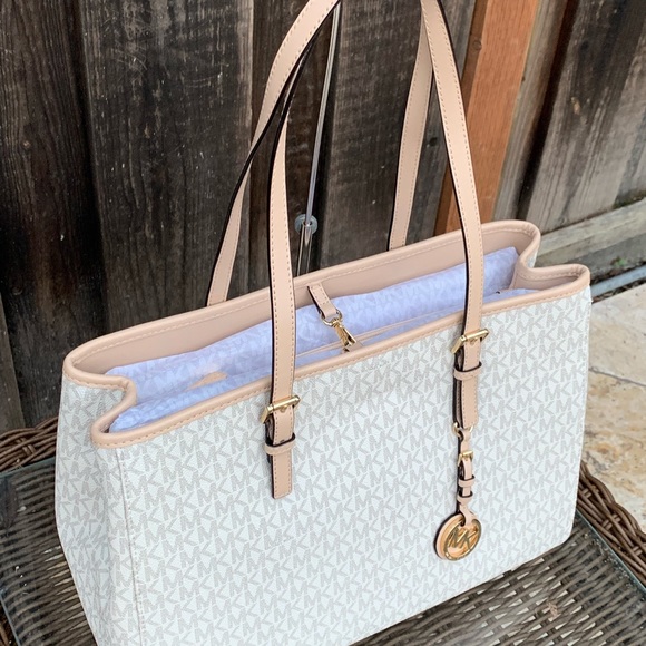 NWT Michael Kors Signature Large EW Tote Handbag - Picture 2 of 7